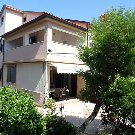 Apartmani Lili Mali Lošinj Exterior foto